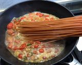 Une image de l'étape 9 de Linguines rouges au bouillon de moules, tomates, mascarpone et Gorgonzola.