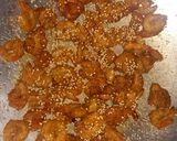 Foto langkah ke 8 dari resep Udang goreng madu wijen.
