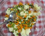 Foto del passaggio 4 della ricetta Tortini patata piselli e carota filanti