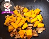 Foto langkah ke 4 dari resep Vegan Pumpkin Rice alaMetut 👩‍🍳.
