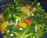 Foto langkah ke 4 dari resep Tumis kangkung.