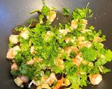 Une image de l'étape 2 de Pâtes, crevettes, tomates, etc.