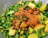 A picture of step 5 of Fresh Beans, Sprouts, Potatoes Stir-fry.