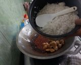 Foto langkah ke 7 dari resep Nasi Goreng Terasi Pedas.