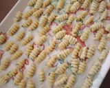 Foto langkah ke 3 dari resep Kue garpu gurih dan renyah.