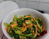 Foto langkah ke 5 dari resep Pokcoy Telur Tumis.