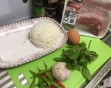 รูปขั้นตอนการทำที่ 1 ของ ข้าวกะเพราหมูชิ้น ไข่ดาว
