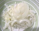 Hình bước làm 2 của món Salad Lườn Ngỗng Xông Khói