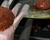 A picture of step 1 of Beef Burger.