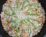 รูปขั้นตอนการทำที่ 2 ของ ข้าวผัดสเปน (Paella)
