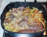 Foto del passaggio 5 della ricetta Verzata con salsicce e puntine di maiale