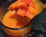 A picture of step 3 of Chill Papaya Juice.