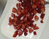 A picture of step 1 of Strawberry compote.