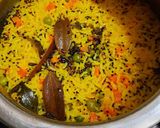 વઘારેલી ખીચડી (Vaghareli Khichdi Recipe In Gujarati) રેસીપી સ્ટેપ1ફોટો