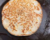 A picture of step 3 of Instan Rava uttapam and onion tomato chutney.