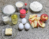 Foto del paso 1 de la receta: Tarta invertida de Manzana & Caramelo 🍎🍬