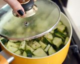 Tejszínes cukkinikrémleves recept csirkekockákkal recept fázis 3 fotója
