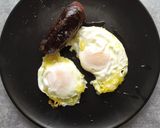 Foto del paso 2 de la receta Huevos fritos con morcilla