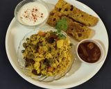 A picture of step 5 of Masala bhat and masala bhakhri.