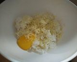 Foto langkah ke 1 dari resep Melt Cheese Rice Ball.