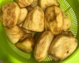 صورة لخطوة 3 من وصفة بطاطا محشية لحم مفروم 🥔