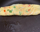 Foto langkah ke 4 dari resep Omelet Telur ala Hotel.