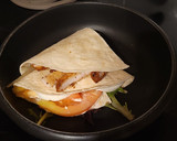 Foto del paso 10 de la receta: Wrap Hack con lomo rebozado, tomate, lechuga y huevo duro