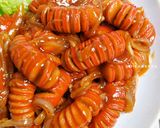 Foto langkah ke 8 dari resep Sosis Caterpillar Asam Manis 🐛.