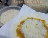 Foto langkah ke 5 dari resep Kerupuk Opak Kuah Sate (Kerupuk Mie Padang).