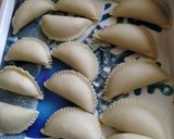 मावा गुझिया (Mawa gujia recipe in Hindi) रेसिपी चरण 3 फोटो