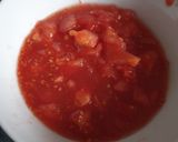 Une image de l'étape 2 de Œufs cocottes au thon en tomates 🍅.