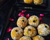 नारियल बेसन लड्डू(nariyal besan ke laddu recipe in hindi) रेसिपी चरण 2 फोटो