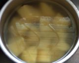 A picture of step 1 of Chicken Massaman Curry.