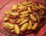 Foto del paso 17 de la receta Patatas orgánicas al horno con cebolla roja y pinchos morunos