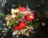 Foto langkah ke 2 dari resep 7. Nasi Goreng Kencur Pedas.