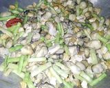 Foto langkah ke 2 dari resep Tumis kerang tiram.