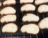 Hình bước làm 1 của món Bruschetta Trái Cây