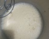 Foto langkah ke 3 dari resep Bolu karamel bola kukus.
