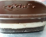 Foto langkah ke 4 dari resep Dessert Coklat Cabury Drink Oreo Box.