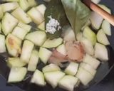 Foto langkah ke 2 dari resep Sayur Labu Air.