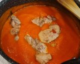 Foto del paso 5 de la receta: Jamoncitos de pollo con salsa de pimientos y tomate
