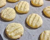 Foto langkah ke 7 dari resep Cheesy Cornstarch Cookies (Kukis Keju Maizena) Gluten Free.