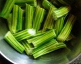 A picture of step 1 of Drumstick soup.