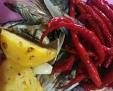 Foto langkah ke 1 dari resep Tumis nanas ikan asin tembakang.