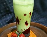 Foto langkah ke 5 dari resep Strawberry Matcha Latte.