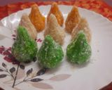 खवा-काजू तिरंगी मोदक (Khava Kaju Tirangi Modak Recipe In Marathi) रेसिपी स्टेप 3 फोटो 