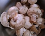 A picture of step 1 of Mushrooms In Garlic Sauce🍄.
