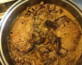 Une image de l'étape 3 de Côtes de porc aux girolles et crème à l érable.