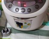 Foto langkah ke 2 dari resep Chicken Rice with Rice Cooker.