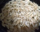 নিমকি(Nimki recipe in Bengali) রেসিপি ধাপ - 4 ছবি
